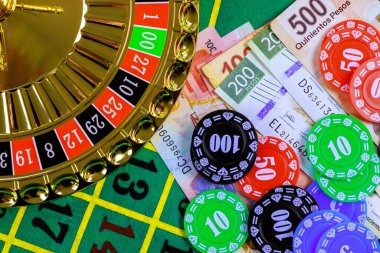 sukatoro app interface showing Mahjong Ways and live casino tables side-by-side